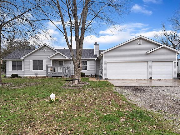2nd image of 8121 Donna Ln
