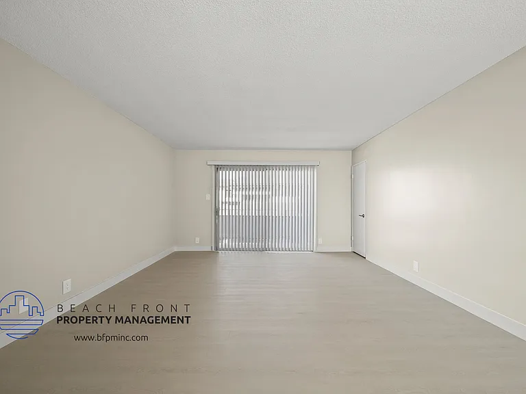 12236 Manor Dr. — Photo 32