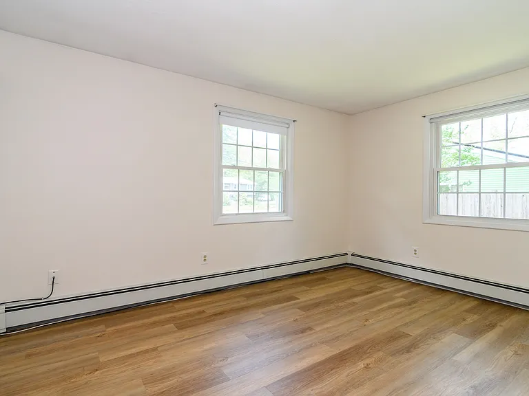 33 Eisenhower Rd — Photo 14
