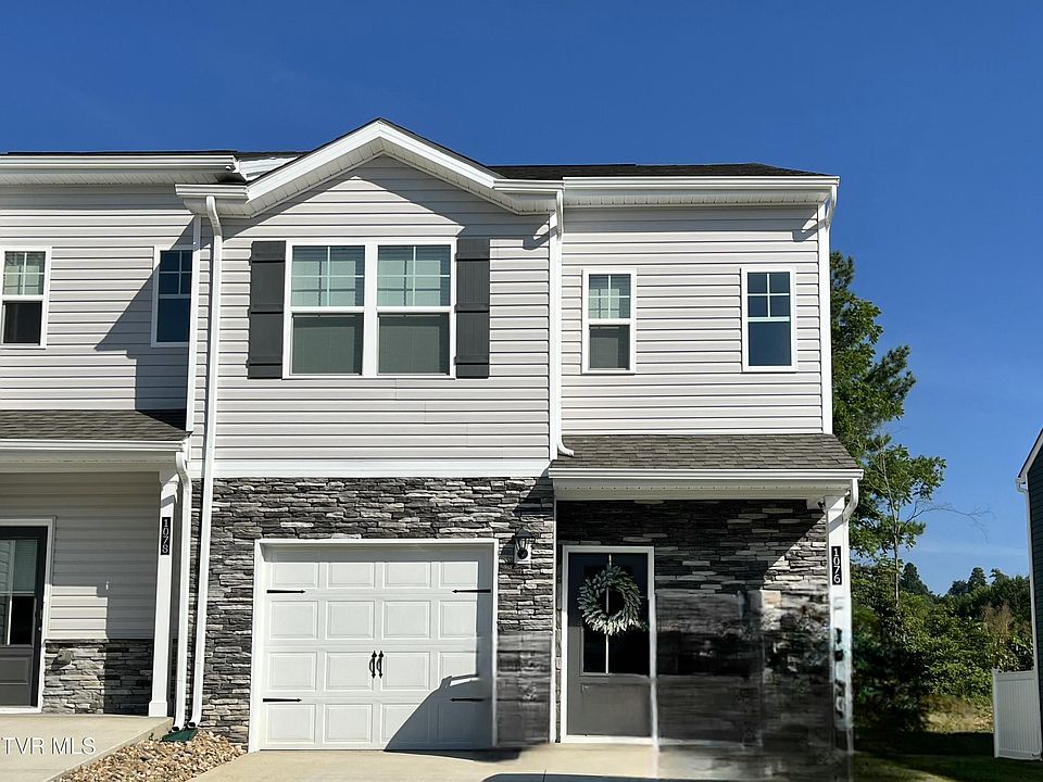 1st image of 1076 Saylors Pl