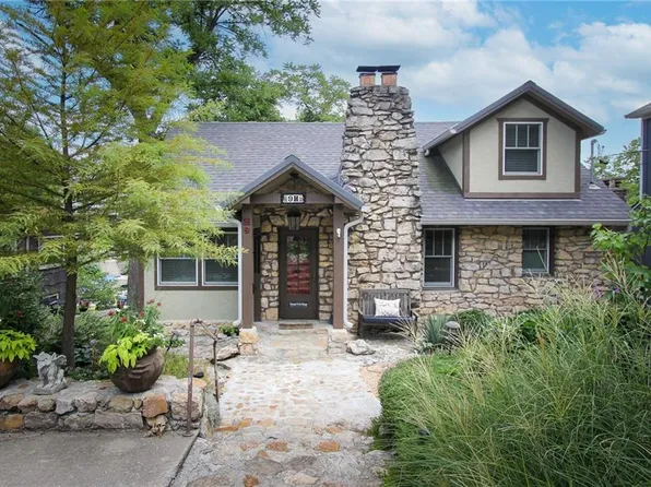 9 H St, Lees Summit, MO 64086