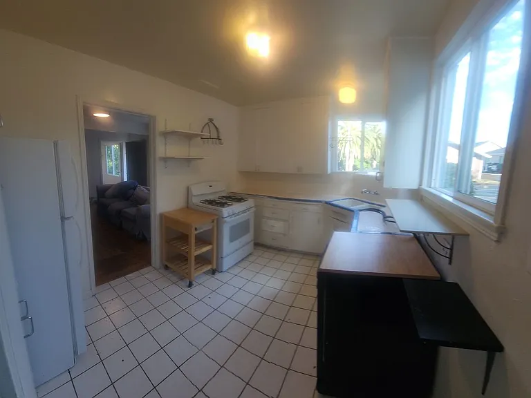 1690 Phillips Ln — Photo 38