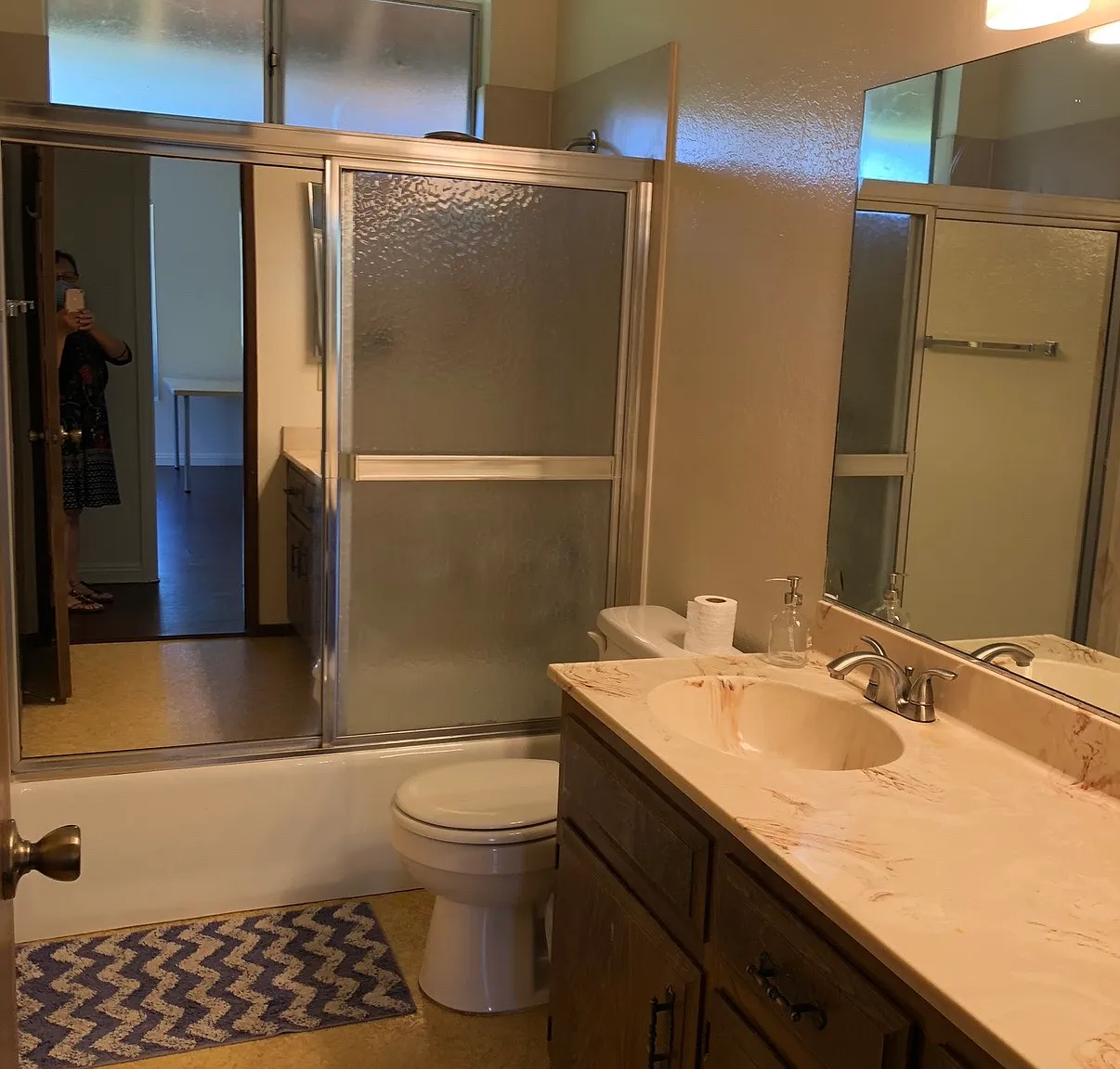 5 bed, 1643 sqft, $750 — Photo 2