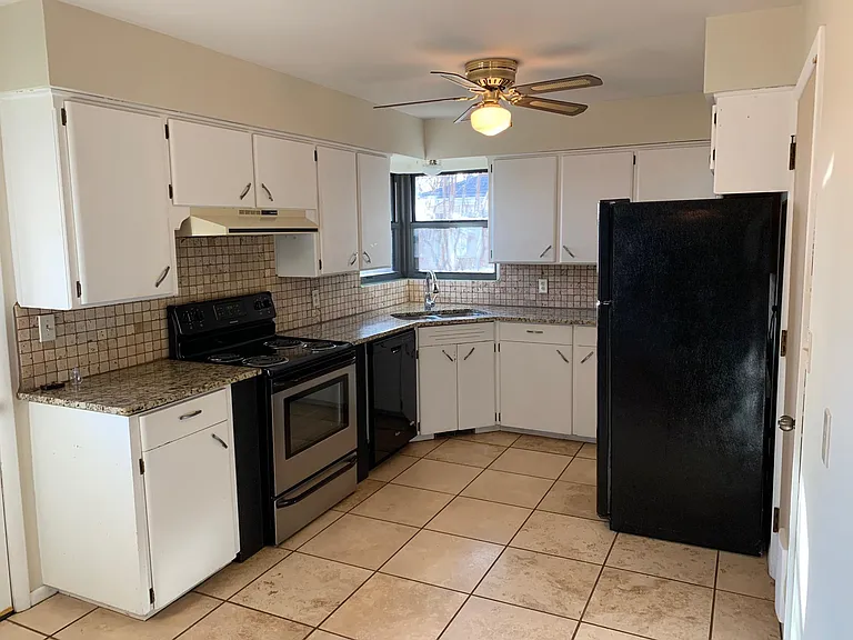 2036 NW 45th St — Photo 5