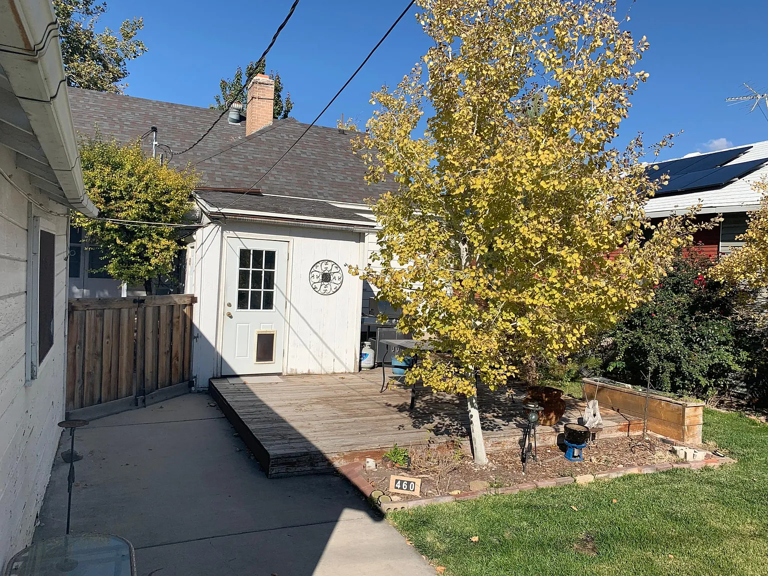 460 E Redondo Ave — Photo 2