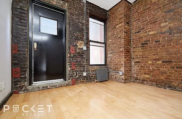 647 E 11th St #1 — Photo 6