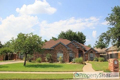 2nd image of 809 Teal Ln