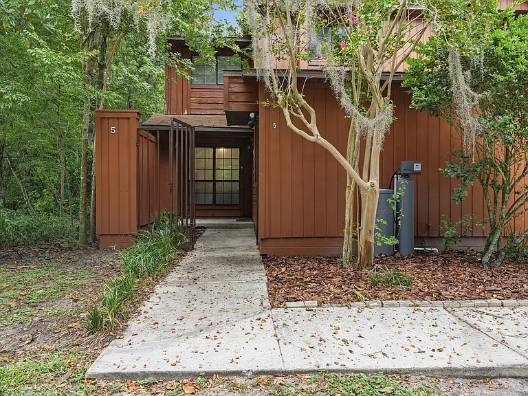 900 SW 62nd Blvd #B5 — Photo 23