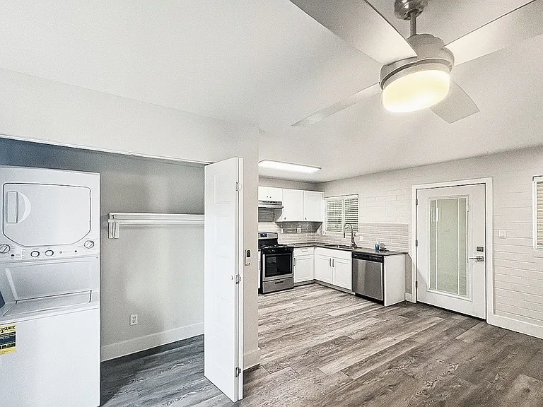 631 N 4th Ave #12 — Photo 4