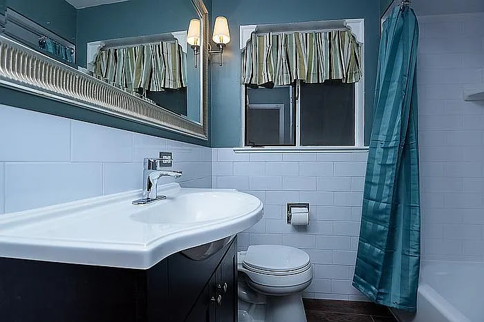 Upstairs Bathroom