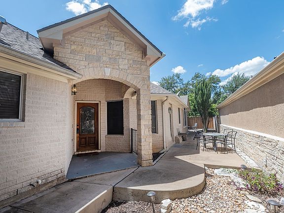 4th image of 46 Troon Dr