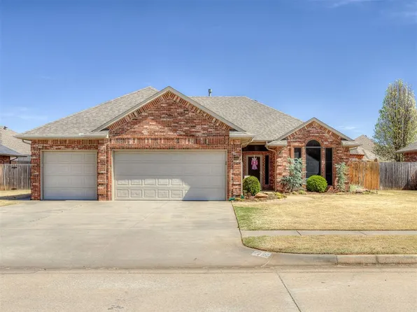 418 N Chisholm Trail Way, Mustang, OK 73064