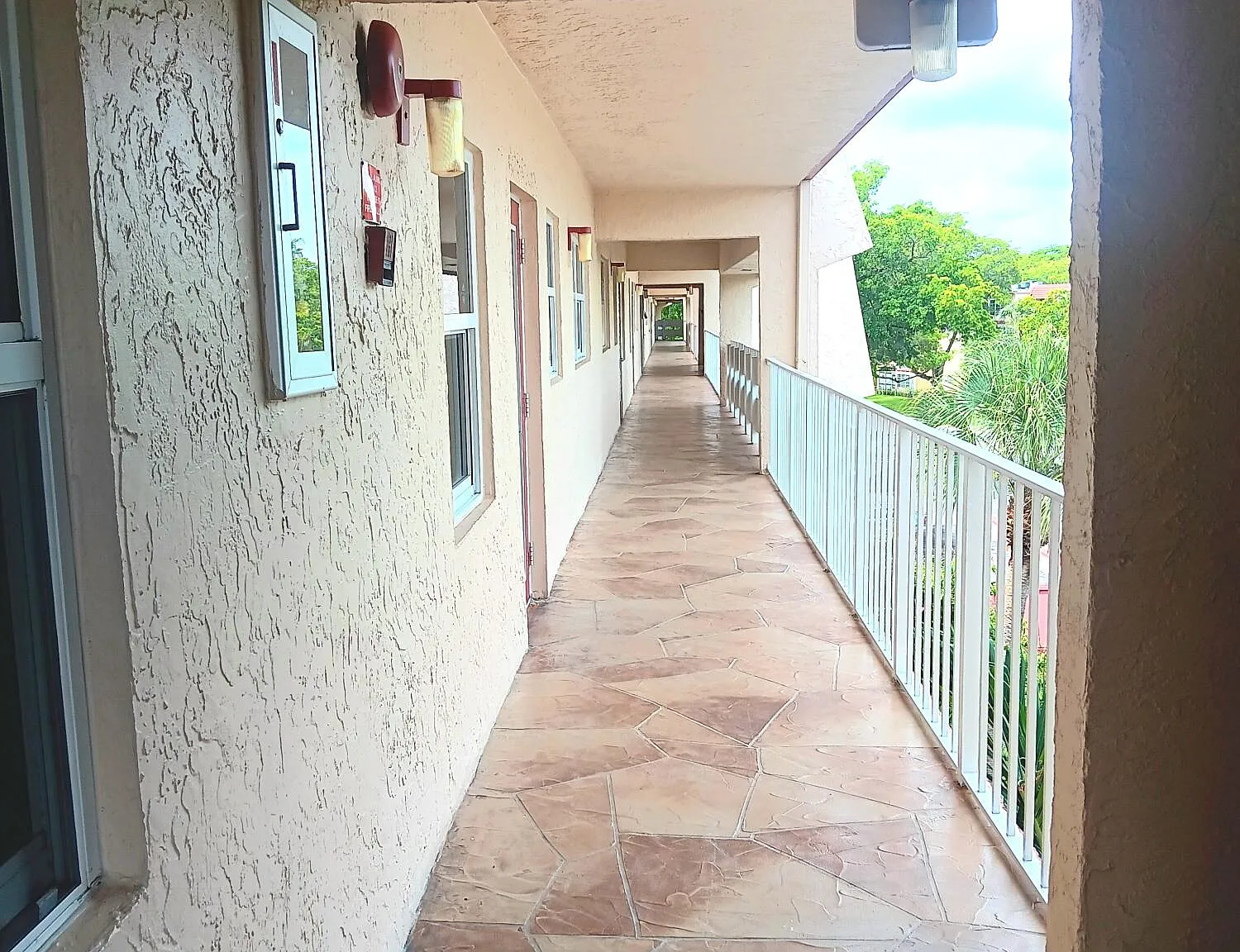 2 bed, 2.0 bath, 930 sqft, $1,400 — Photo 1