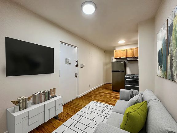 4th image of 640 E 14th St APT 11