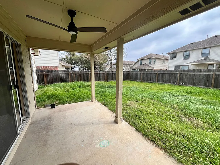 11313 Dodge Cattle Dr — Photo 15
