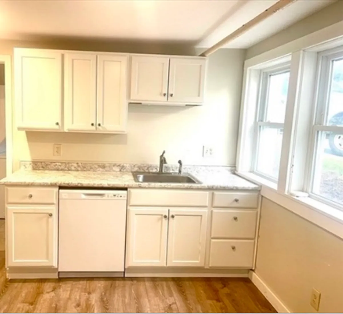 Building Photo - 6 Trottier St #4