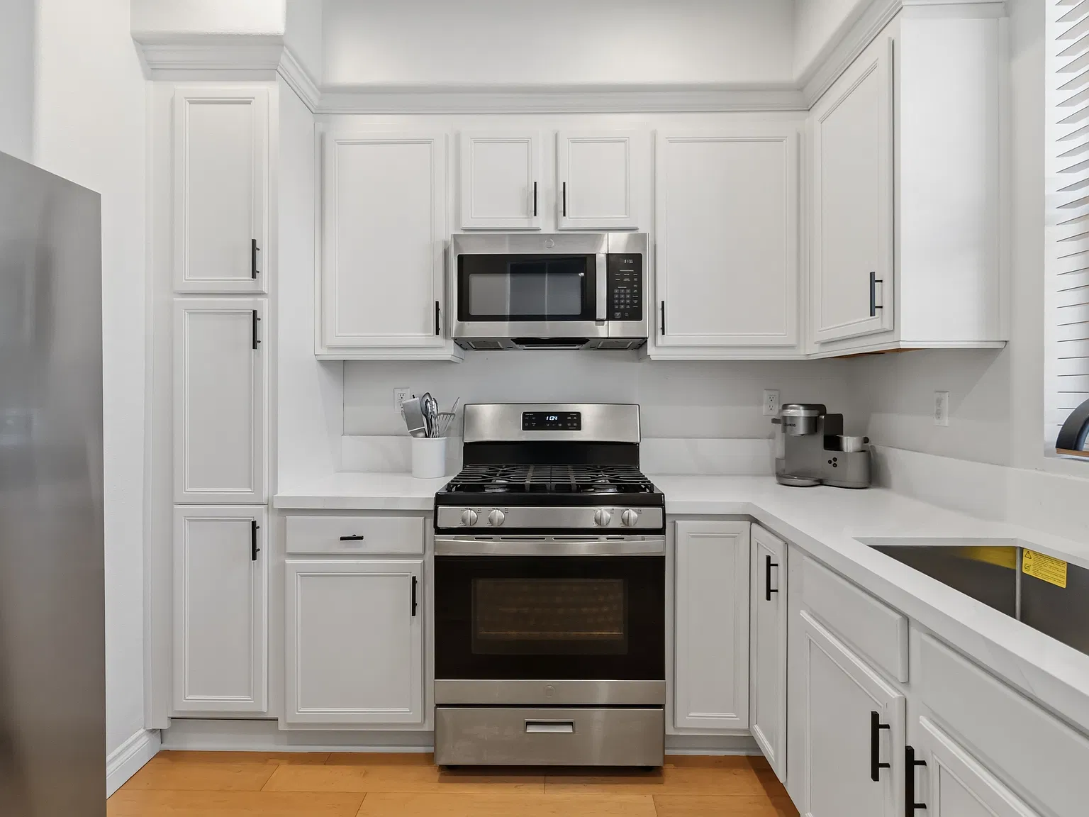 2 bed, 1201 sqft, $3,900 — Photo 4