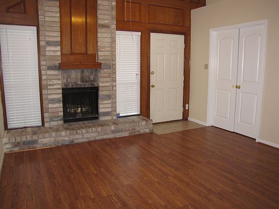 4th image of 10134 Green Valley Ln