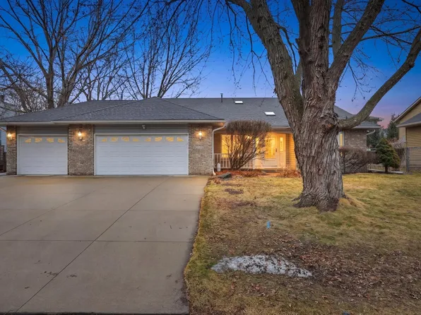 2938 Valento Ln, Little Canada, MN 55117