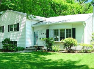 190 Knickerbocker Rd, Cresskill, NJ 07626