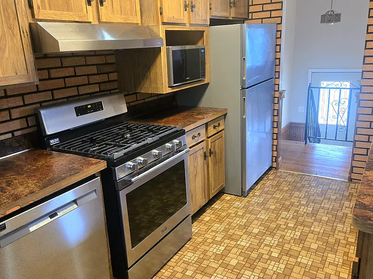 27 Flower Dr — Photo 4