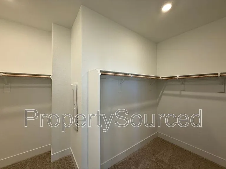 1336 N Martorella Ave — Photo 41