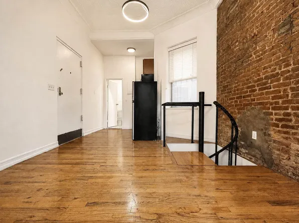 635 East 9th Street image 1 of 9