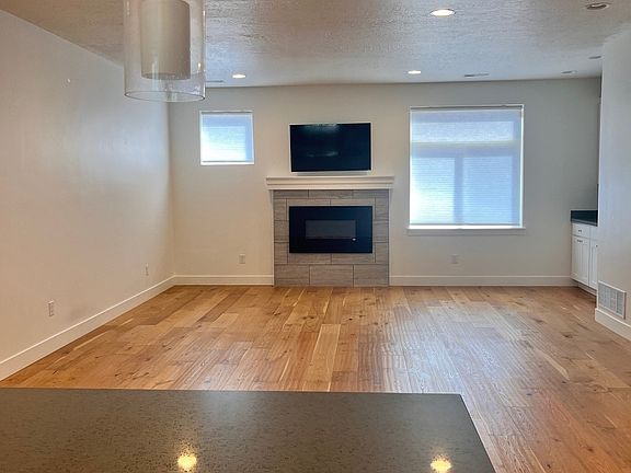 Living area with electric fireplace