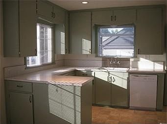 3rd image of 1942 Snyder Ave