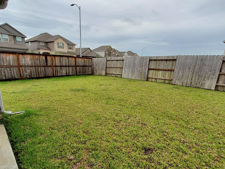 4901 Blue Beetle Ridge Dr — Photo 47