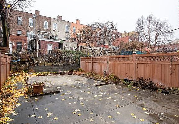 2nd image of 773 Dawson St #G