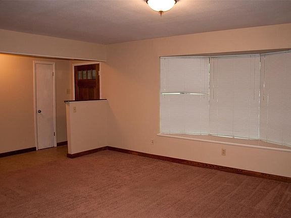 5th image of 2402 Avondale Dr