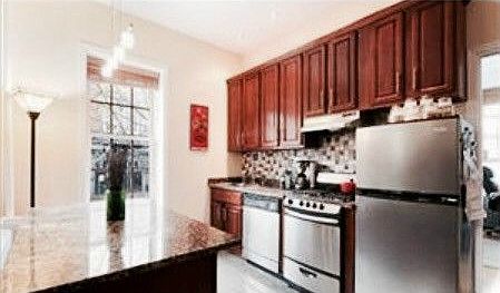 2nd image of 140 Bergen St #1