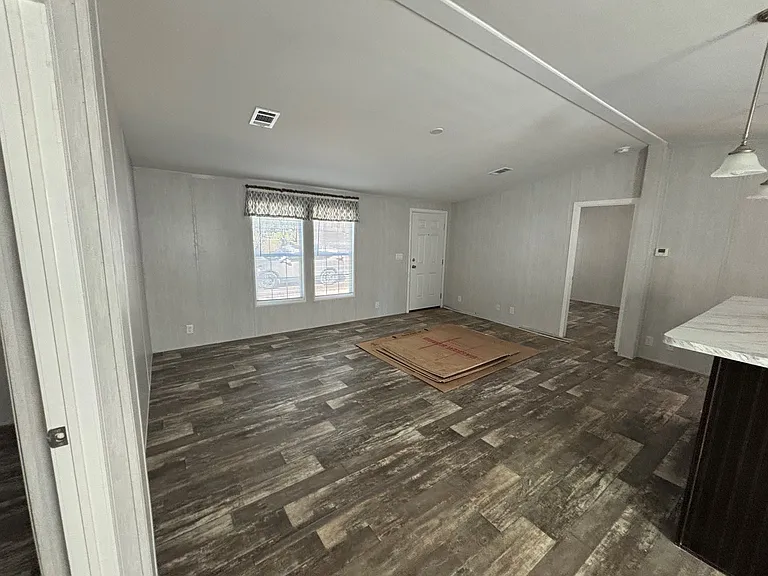 10120 NE 10th Ln — Photo 6