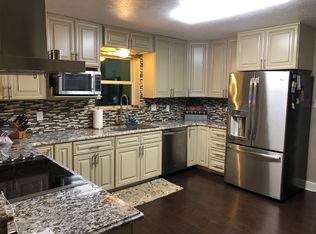 421 W Hampton Dr, Pineville, LA 71360