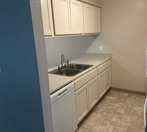 3rd image of 6296 Village Green Cir APT 7