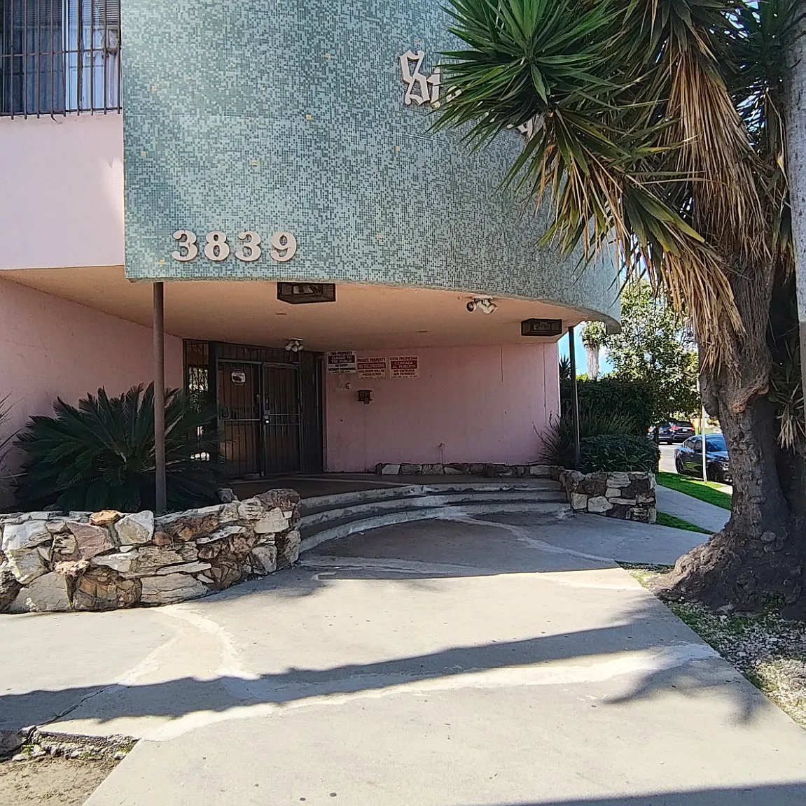 Studio, 650 sqft, $1,800 — Photo 3