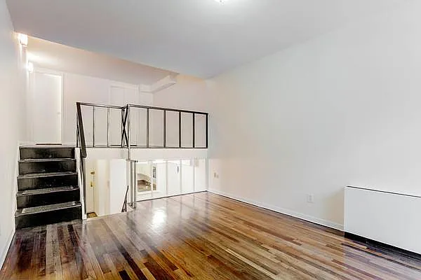 Rented by Mirador Real Estate | media 25