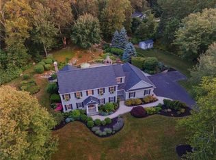 36 Beauchamp Dr, Saunderstown, RI 02874