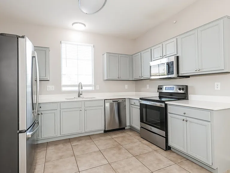 6628 W Monroe St — Photo 5