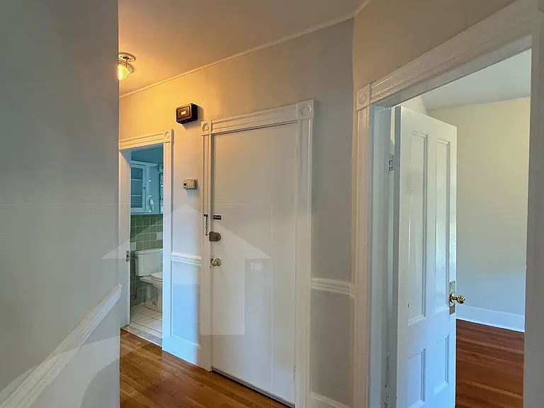 69 Raymond Ave — Photo 4