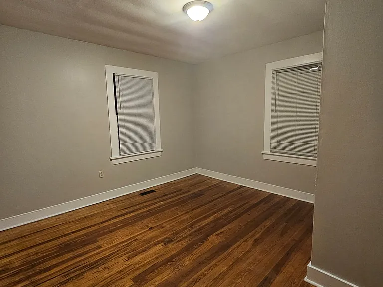 308 Cedar Cir — Photo 3