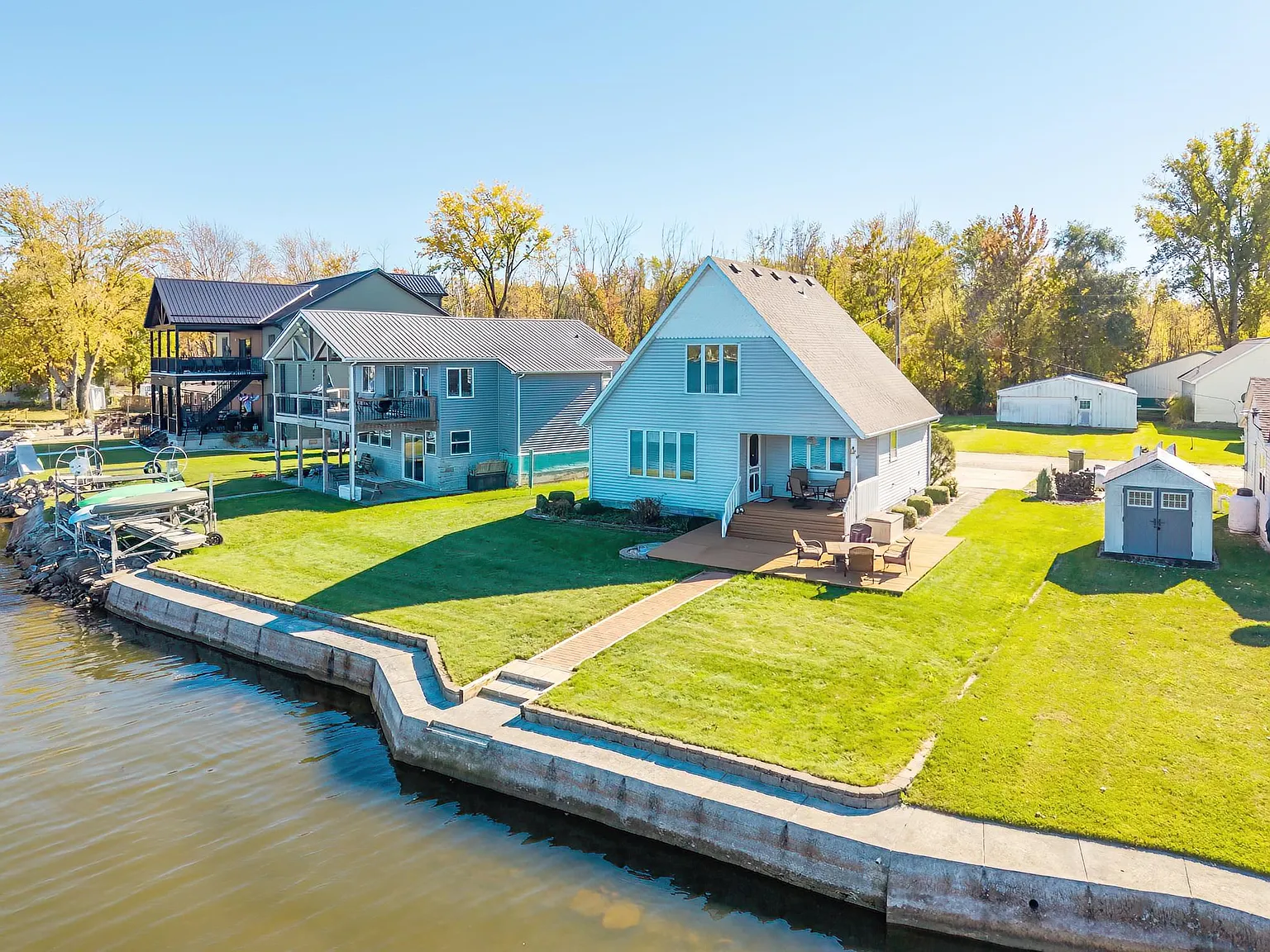 94 W Waldron Lake Dr photo 1