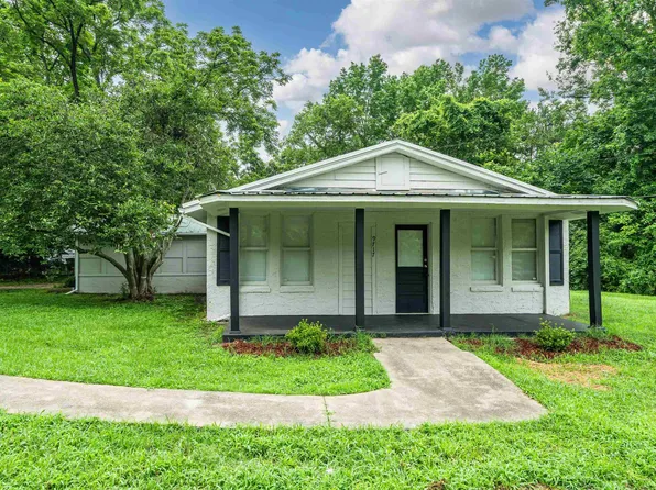 9717 Harvella Rd, Warrior, AL 35180