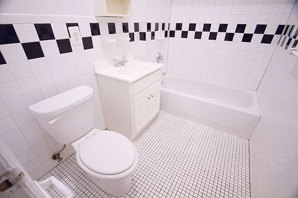 Rented by Nooklyn NYC LLC | media 5