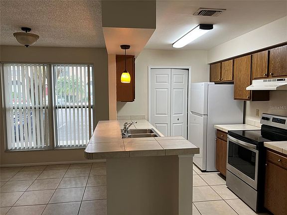 5th image of 1381 Casa Park Cir