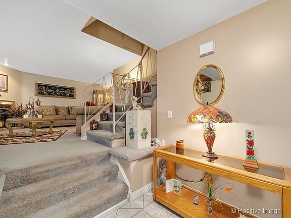 3rd image of 6 Westchester Ct