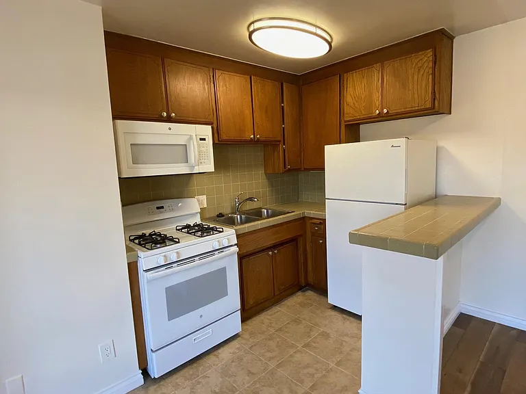 3731 Watseka Ave #8 — Photo 3