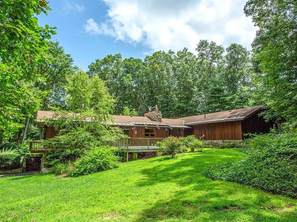 1st image of 32 Wenwood Dr