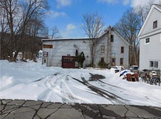 33 Lyon St, Naples, NY 14512